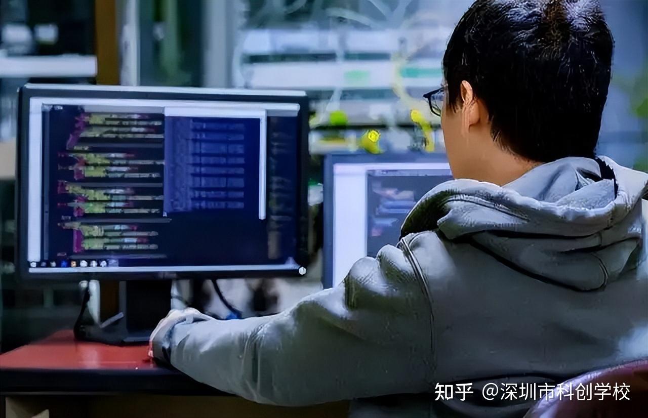 軟件開發(fā)培訓(xùn) 互聯(lián)網(wǎng)時(shí)代的黑馬職業(yè)，就業(yè)前景名副其實(shí)的高